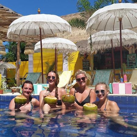 La Favela Pansiyon Gili Trawangan Dış mekan fotoğraf