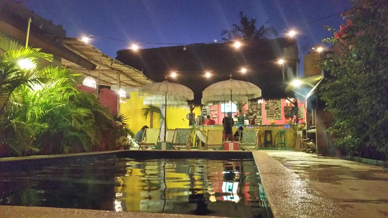 La Favela Pansiyon Gili Trawangan Dış mekan fotoğraf