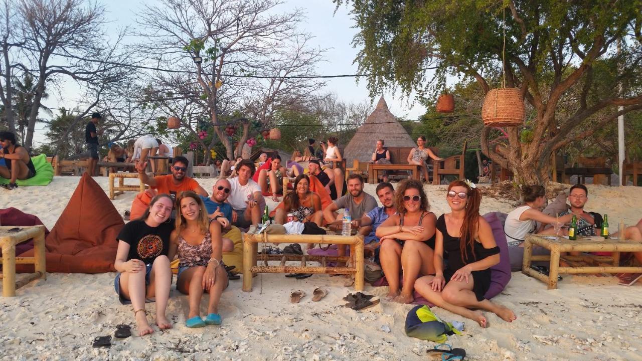 La Favela Pansiyon Gili Trawangan Dış mekan fotoğraf